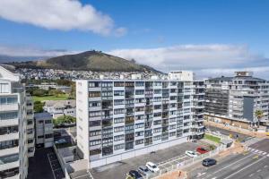 Secure One Bed | Uninterrupted Ocean Views