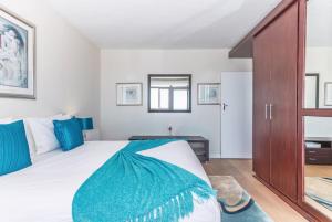 Secure One Bed | Uninterrupted Ocean Views