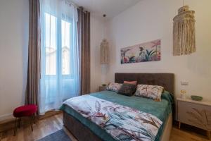 GuestHost - Roma Termini Cozy Grey Apartment