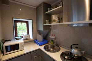 Cannaregio Retreat with Canal View