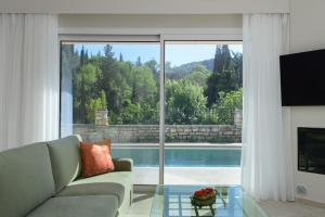 Villa Eleas Ikos by PosarelliVillas