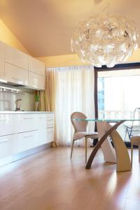 Azur White