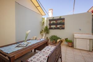 Blue Iris: Stylish apartment just 10 minutes walk from Old Town Chania