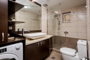 Blue Iris: Stylish apartment just 10 minutes walk from Old Town Chania