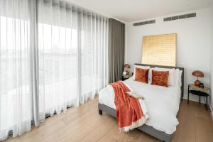 High Floor Modern Apartment with Gym & Lift in Kings Cross