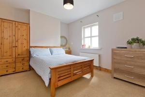 Spacious 5-Bed Home Near Dublin, LUAS & Airport
