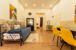 Grand Historic Residence with New Luxury Marble Design-Main Square