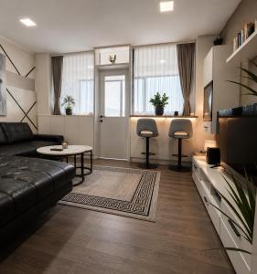 Ninches Penthouse - free private parking