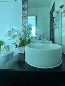 Grand Patong Service Apartment Blue Ocean