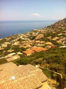 Bright little villa with a sea view img15
