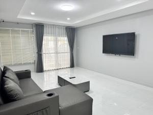 Luxury Friendly Home - 3km to Central Festival Hatyai