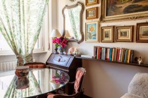 GuestHost - Library Appartment - Teresas House