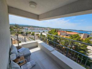 65SUITE Šibenik Mediteran apartment Sea view & underground garage