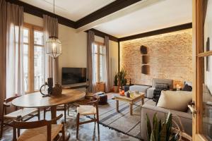 Spacest - Carrer dEnric Granados D