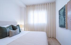 Delightfully Furnished Ground Floor 2 Bed Apartment in Casares Costa