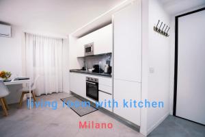 Milan loft 3BR 3BA and fast Wi-Fi 15 minutes to Duomo