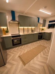 Newly Refurbished House - Perfect for short stays