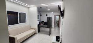Casa com piscina, hidromassagem e área gourmet completa