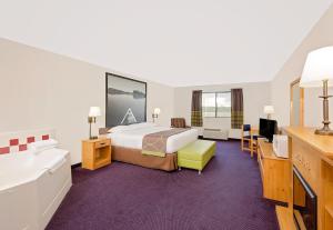 Super 8 by Wyndham St. James