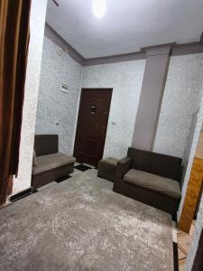 Floor 19 Roof - Om Ali