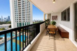 Sunset Balcony City View Kuningan Apartment