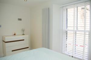 Bright 1 Bedroom City Centre Home with Historic Twist