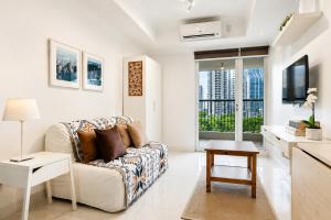 Sunset Balcony City View Kuningan Apartment