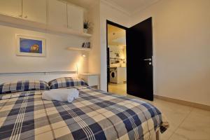 Sunset Balcony City View Kuningan Apartment