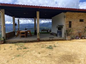 Estancia Mirador Reyes- Casa de la Montaña