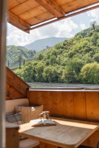 Kreuzwegerhof Nals - Apartments with Pool and Air Conditioning near Merano & Bolzano
