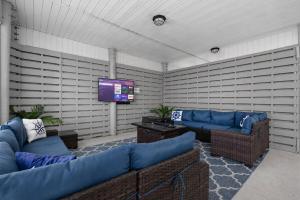 Tropical Castle Unit A