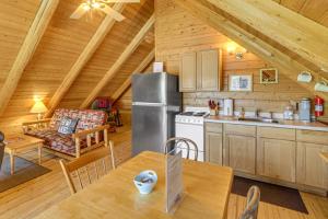 Waterfront UP Badger Lodge BnB on Powell Lake