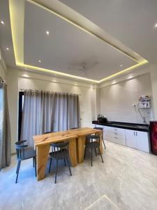 Basilica Villa 3 BHK with Pool BY Phoenix Stays
