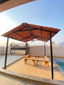 Basilica Villa 3 BHK with Pool BY Phoenix Stays