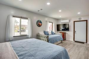 Central SoCal Hub! Studio Near Beach & Hospitals