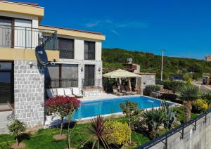 Vila sa bazenom Emar, Budva