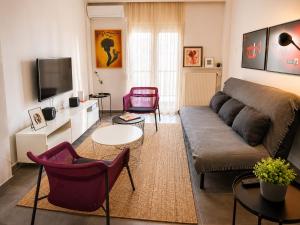 Stylish & Bright 2BR in Central Thessaloniki - Walk Everywhere - Near HELEXPO