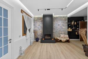 The Pine Grove Villa