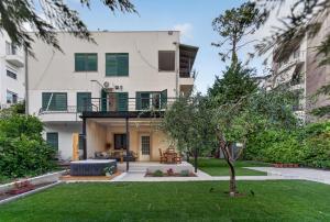 The Pine Grove Villa