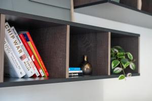 Urban Cedar Apartment