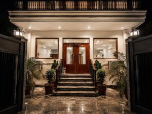 Hotel Woodmark - Sector 70, Noida