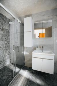 Bubbles 2 Apartments
