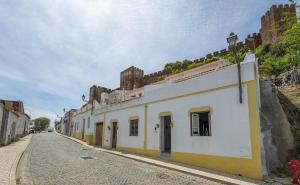 B103 - Castle Way Silves Townhouse