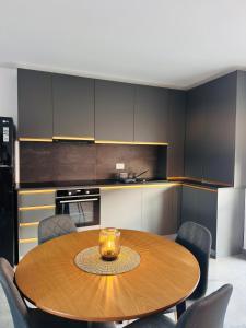 Family-Friendly Apartment, 2 Bedroom and Living Area & Balcony, with Garden Access, Donilads Properties - Home Everywhere, Relax & Nature Escape