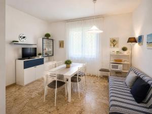 Villa with garden, close to the beach