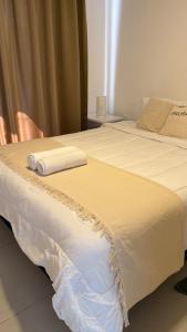 Vivo Costanera frente a la playa San José de Encarnación! Apartamento de 2 Habitaciones con amenities y cochera!