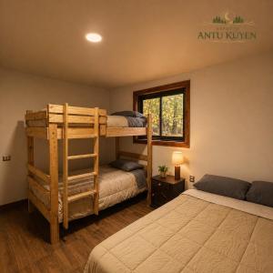Rural Lodge with Hot Tub