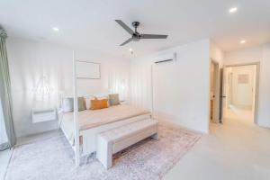 Elegant NEW 3BR Villa with Pool Walk to Beach