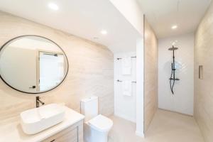 Elegant NEW 3BR Villa with Pool Walk to Beach