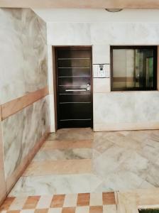 Elegant Central Studio with Balcony & WiFi Fiber